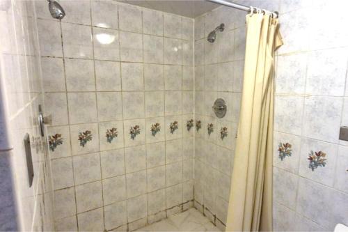 saratoga motel by capital o near midway airport chicago il