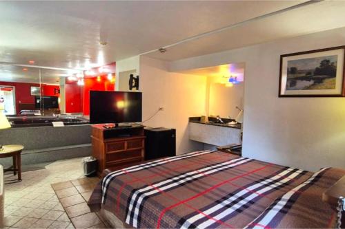 saratoga motel by capital o near midway airport chicago il