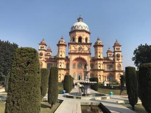 pari ac restaurant and hotel