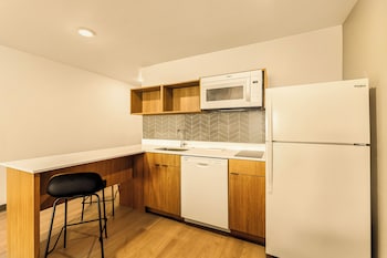 livaway suites orem vineyard
