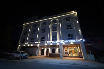 The White Castle Hotel,,2 star
