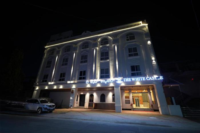 the white castle hotel
