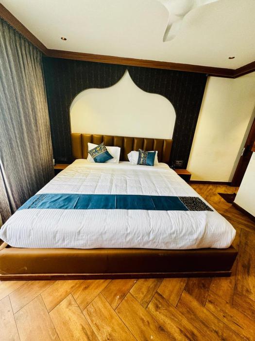 the white castle hotel