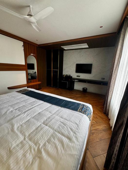 the white castle hotel