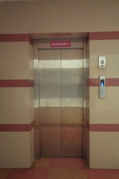 Sancta Monica Lounge -Cochin Airport,,5 star