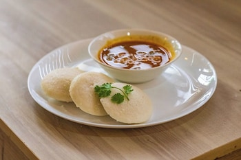 sancta monica lounge cochin airport