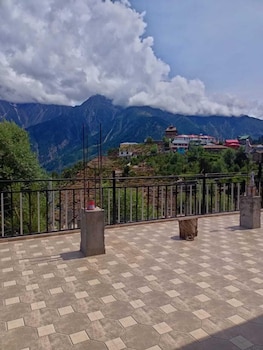 aarav chaaras homestay