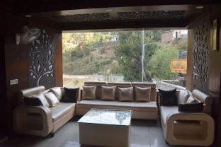 myrica groves lansdowne