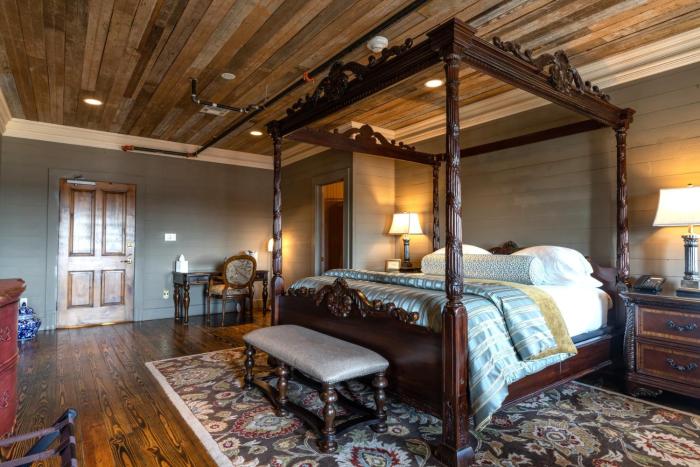 p a smith hotel