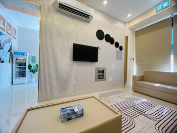 town plaza hotel apartments