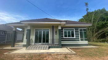 Capital O 91227 Chalet D'bendang Mak Teh,,2 star