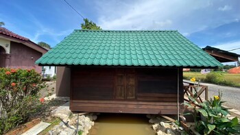 Capital O 91227 Chalet D'bendang Mak Teh,,2 star