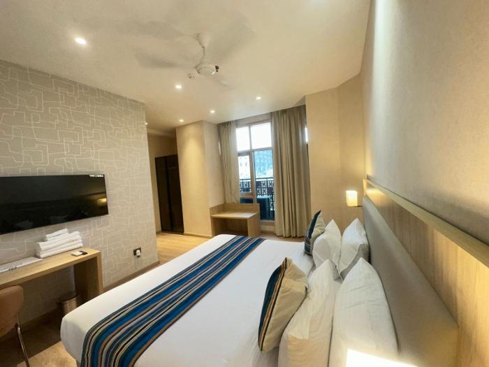 hotel bluestone prime nehru place by the cosy hotels
