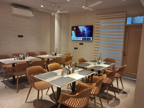 hotel bluestone prime nehru place by the cosy hotels