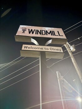The Windmill Motel,,2 star