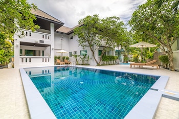 phuket leisure time hotel