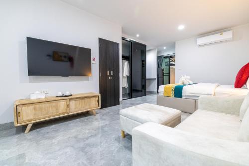 phuket leisure time hotel