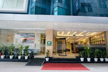 hotel urban luxury by jmd group