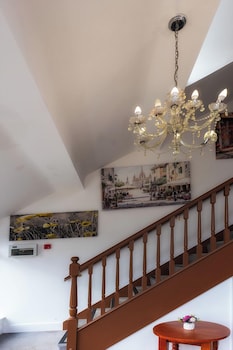 Club Wokinghm Hotel,,2 star