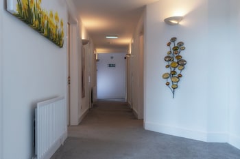 Club Wokinghm Hotel,,2 star