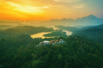 manjoora saddles resorts and spa