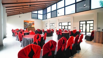 manjoora saddles resorts and spa