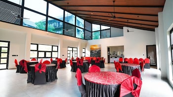 manjoora saddles resorts and spa