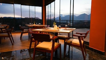 manjoora saddles resorts and spa