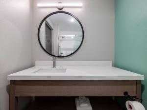 echo suites extended stay by wyndham springfield airport plz
