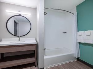 echo suites extended stay by wyndham springfield airport plz