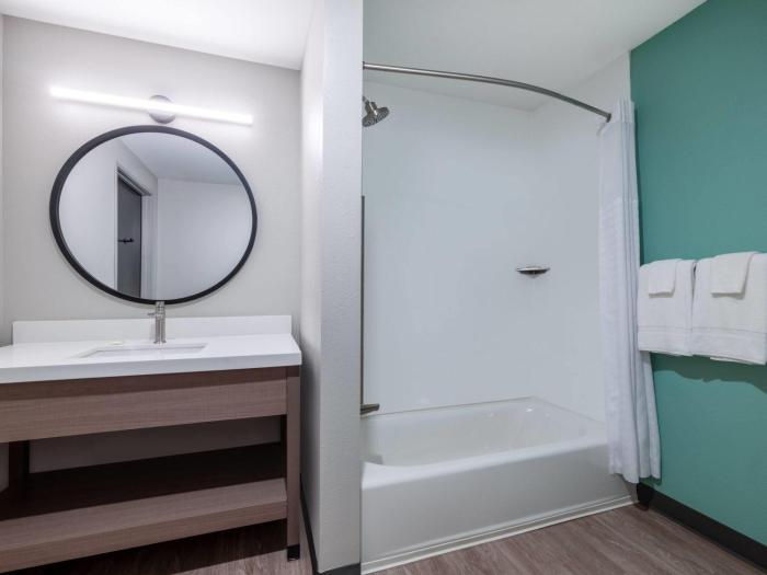 echo suites extended stay by wyndham springfield airport plz