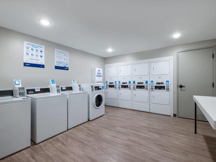 echo suites extended stay by wyndham springfield airport plz