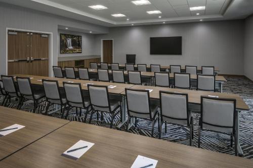 hyatt place post falls coeur dalene