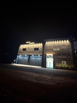 Hotel Sunrise,,3 star