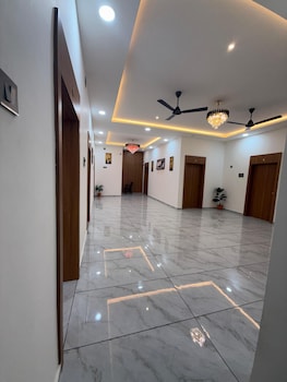 Hotel Sunrise,,3 star