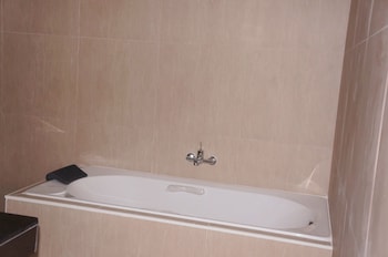 aandj holiday villa phuket