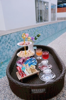 aandj holiday villa phuket