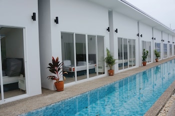 aandj holiday villa phuket