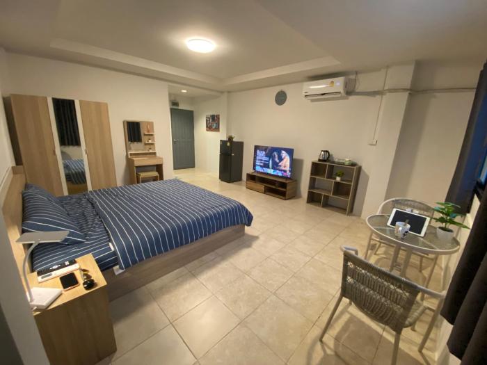 84 bar and guest house