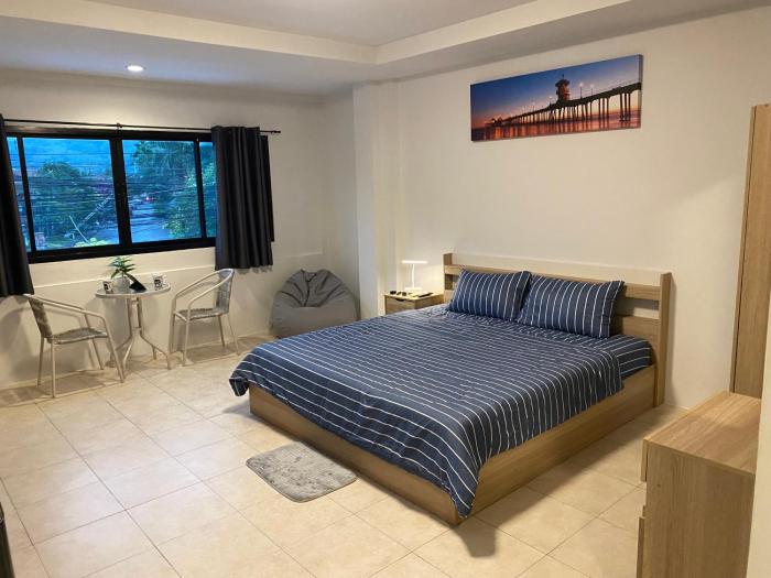 84 bar and guest house