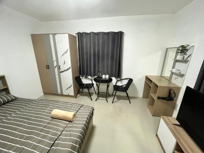 84 bar and guest house