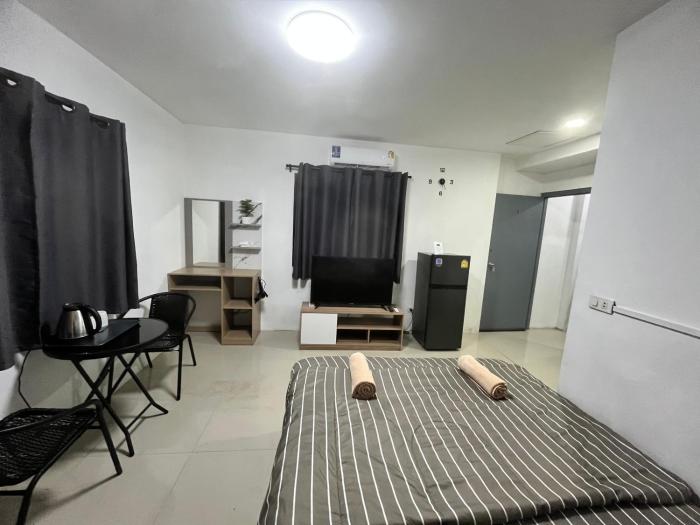 84 bar and guest house