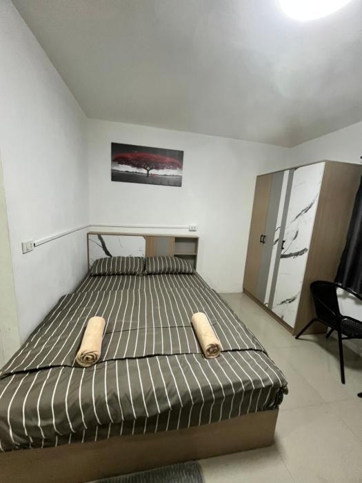 84 bar and guest house