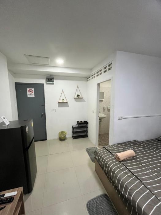 84 bar and guest house