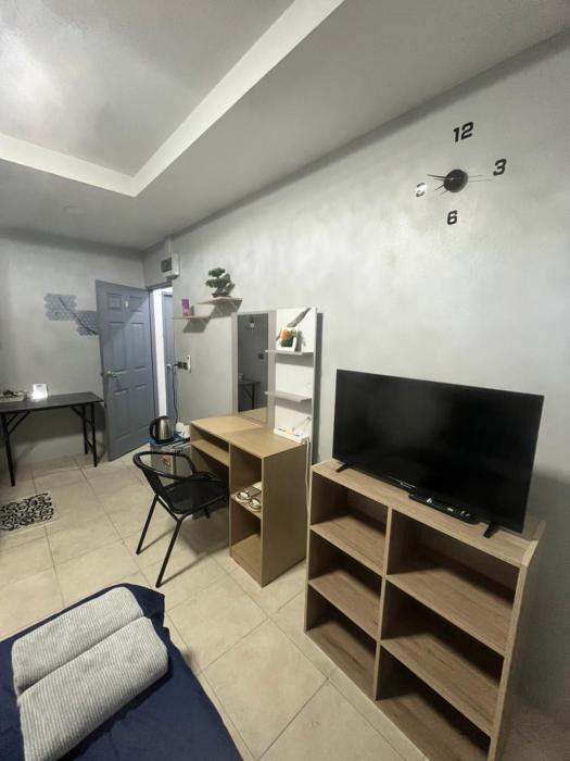 84 bar and guest house