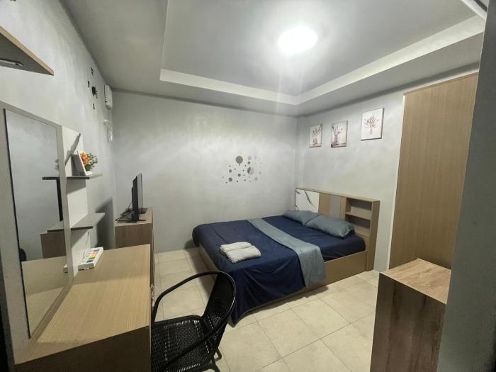 84 bar and guest house