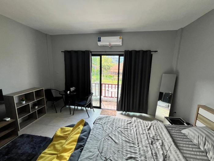 84 bar and guest house