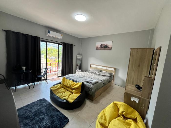 84 bar and guest house