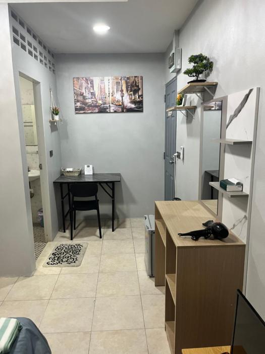 84 bar and guest house