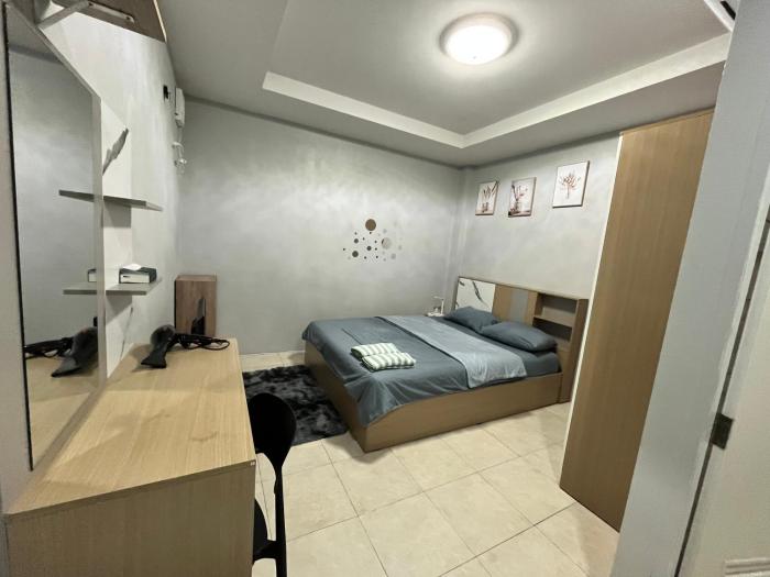 84 bar and guest house